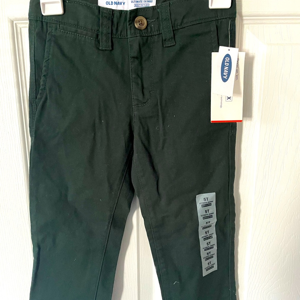 BRAND NEW skinny leg pants